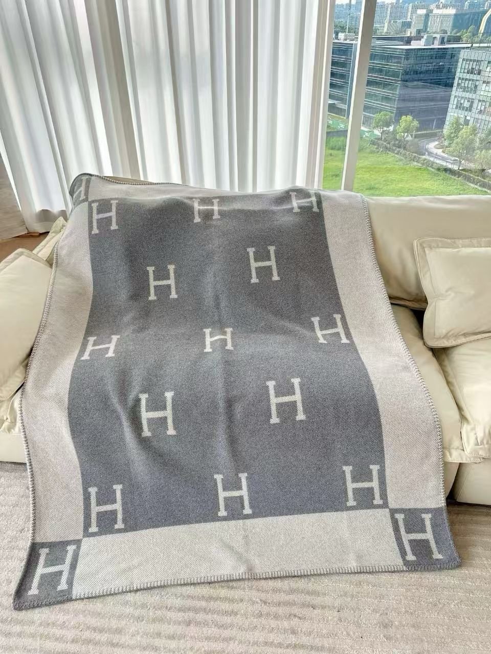 Hermes Blanket, Master Quality with different colors available. - Image 5 of 6